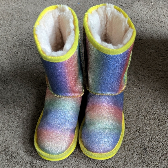 Kids Shimmering Ugg boots (authentic) - Picture 1 of 5
